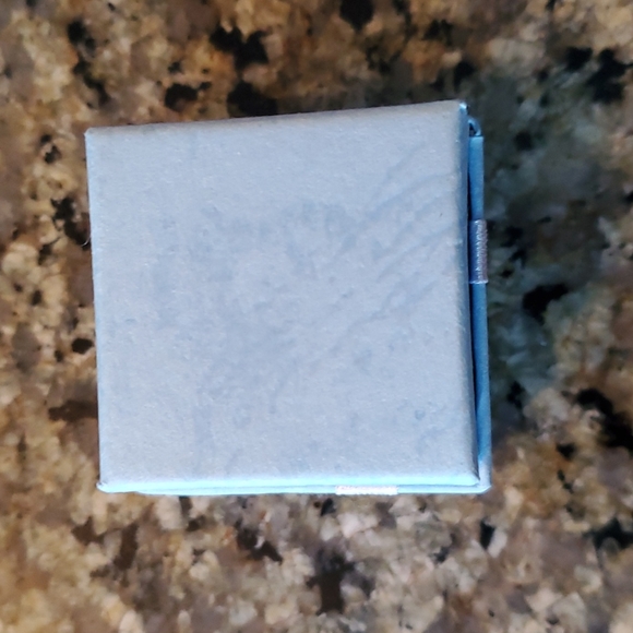 NIB, glimmer butterfly earrings 🤩 - Picture 8 of 10